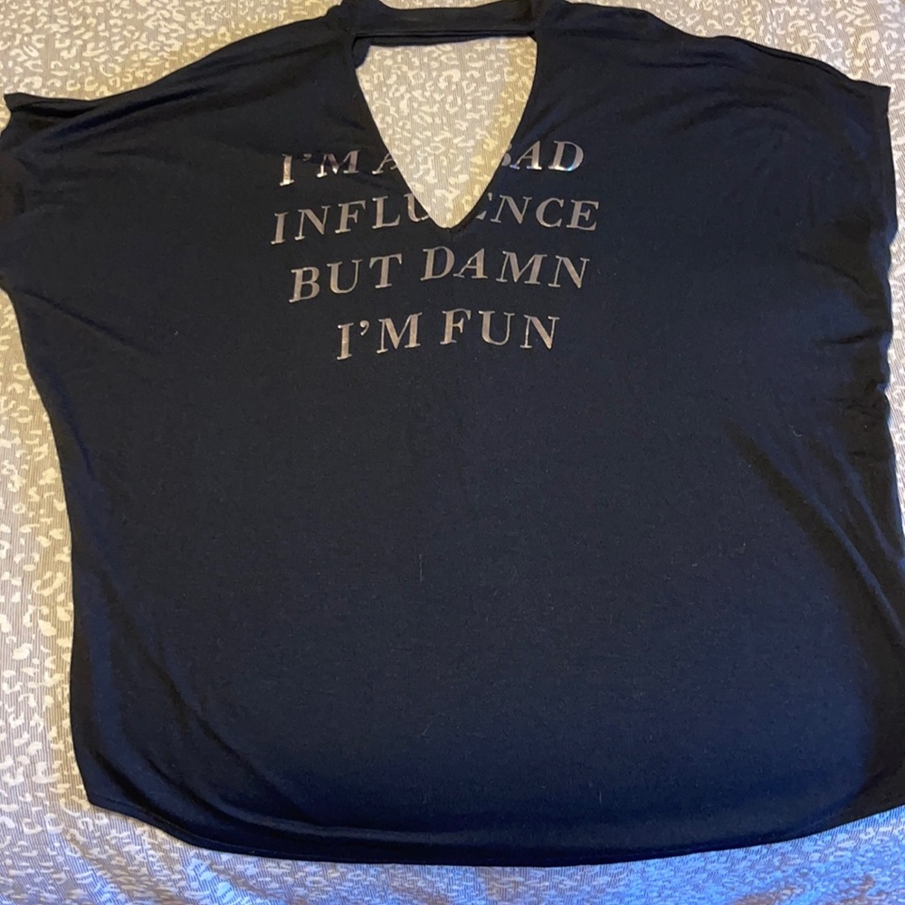 Express L V-neck graphic top